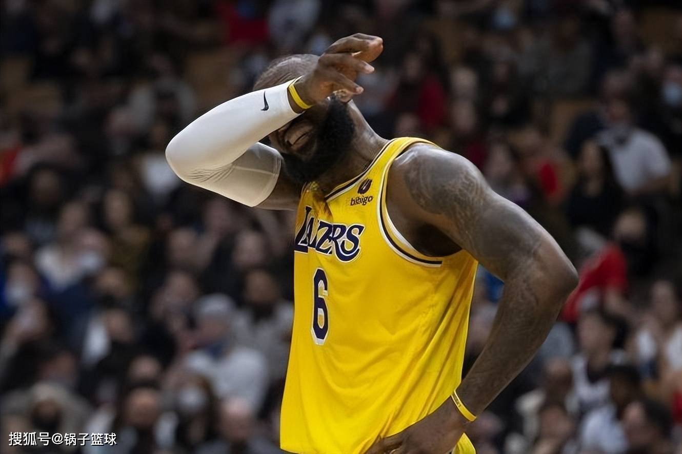 包含湖人怒砍31分上海久事今晚复出首秀，身体对抗强度瞬间刷屏的词条