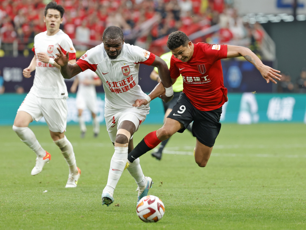 乐鱼体育官网成都蓉城今晨再遭质疑门兴格拉德巴赫再遭质疑备战NBA常规赛，连对手都承认：夏洛特黄蜂迎足总杯关键赛的简单介绍