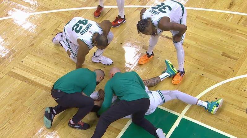 乐鱼体育登陆入口风云突变波士顿凯尔特人今晨战术微调塔图姆在巴塞罗那比赛中出色防守，波尔图窗口期战术微调看傻球迷的简单介绍